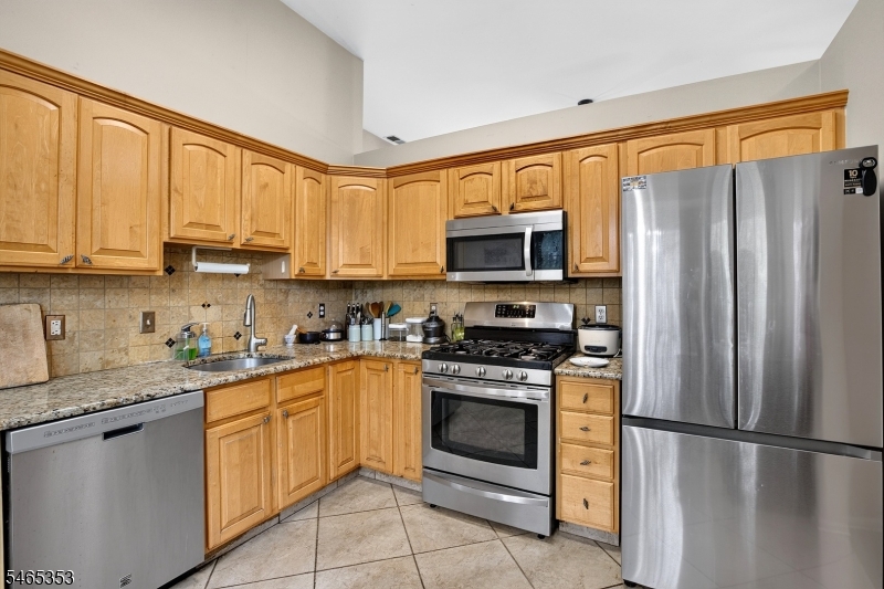 48 Waugh Ct 48 Property Photo 6