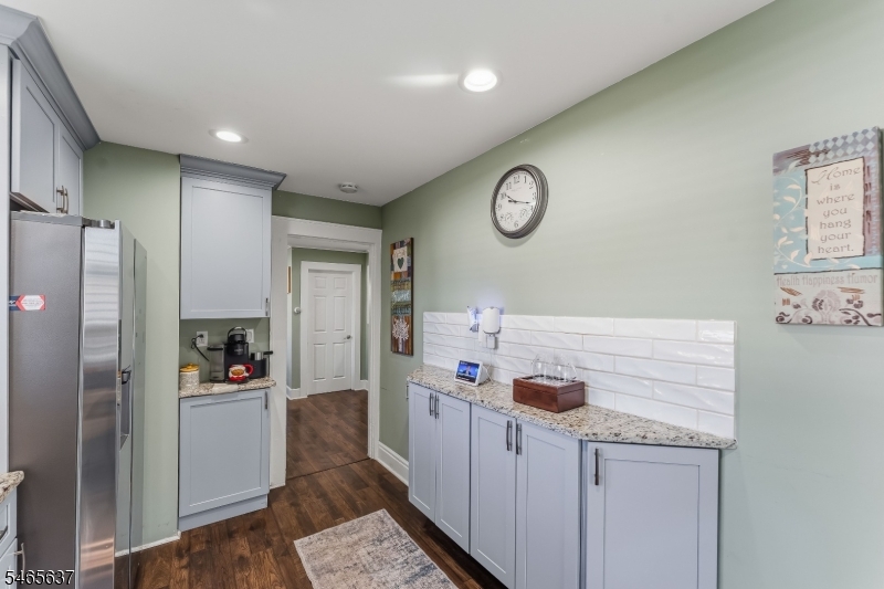 12 3rd St Property Photo 12