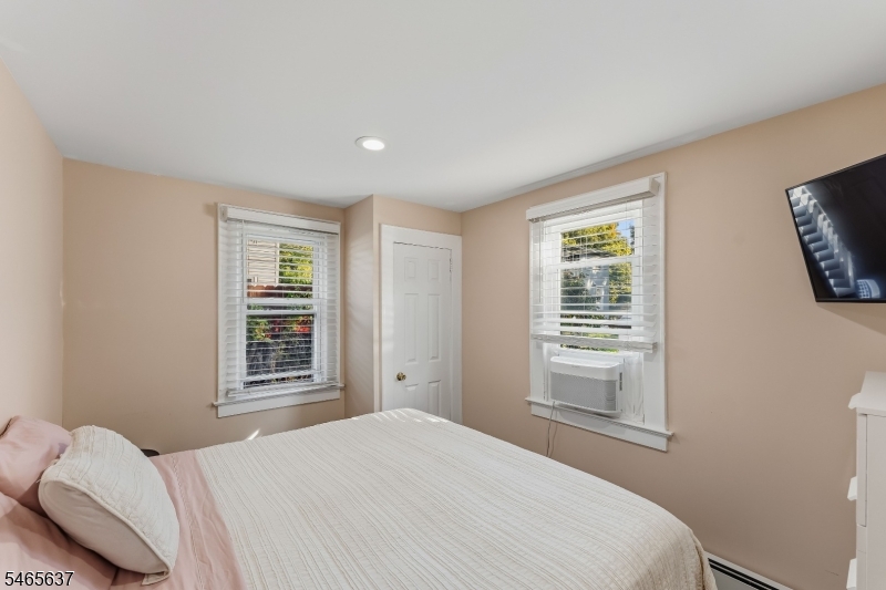 12 3rd St Property Photo 13
