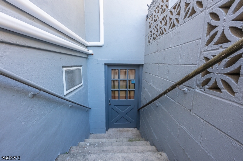 374 Mason Ave Property Photo 13