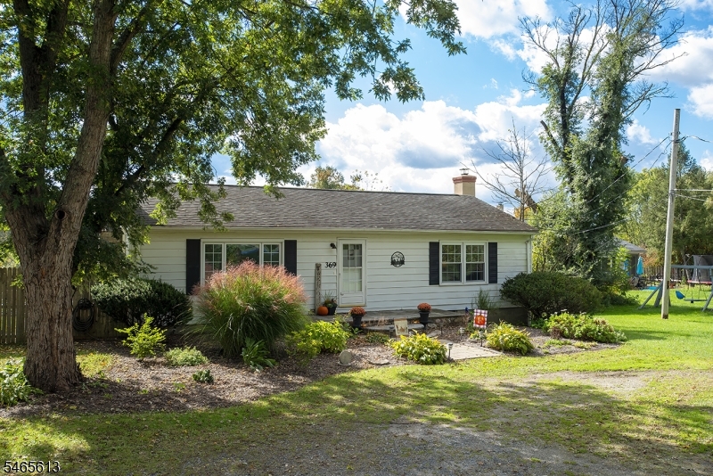 369 County Rd 565 Property Photo 1