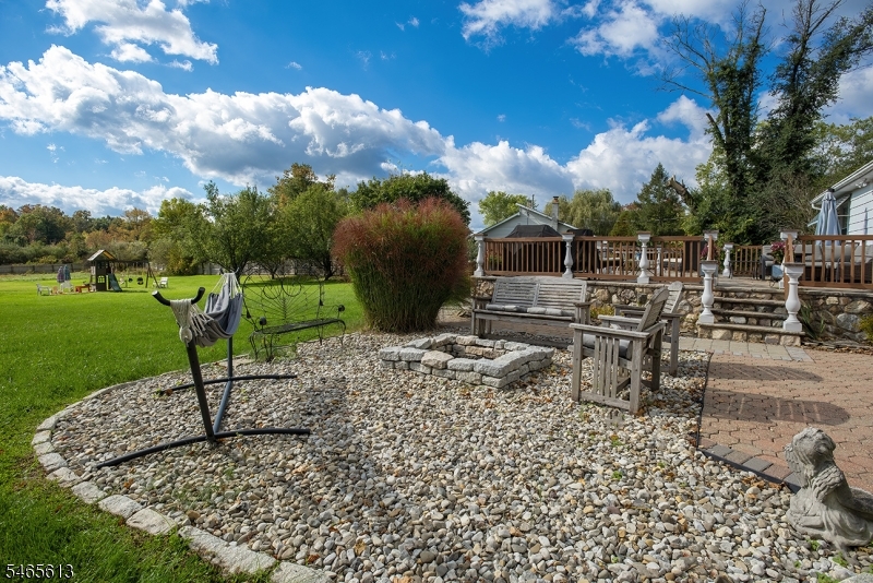 369 County Rd 565 Property Photo 16