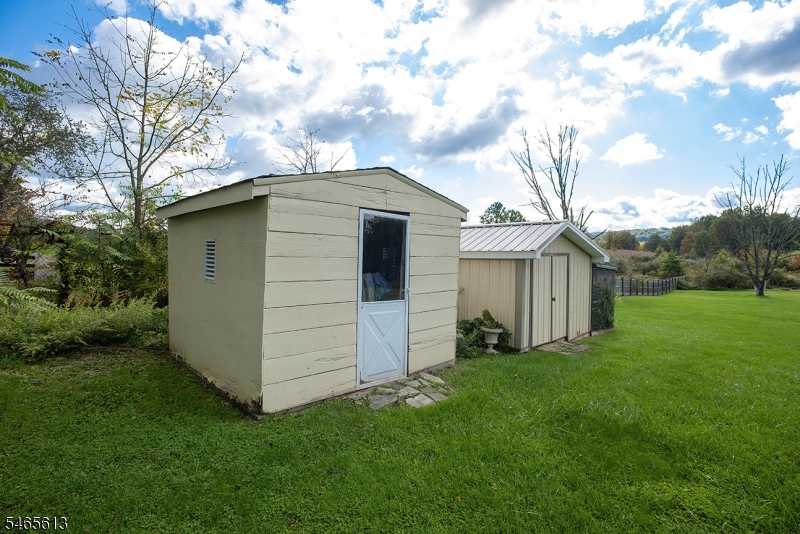 369 County Rd 565 Property Photo 17