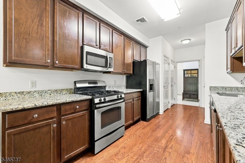305 Waterview Ct 305 Property Photo 6