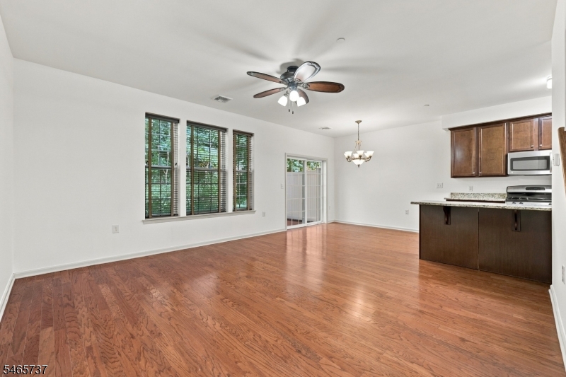 305 Waterview Ct 305 Property Photo 8