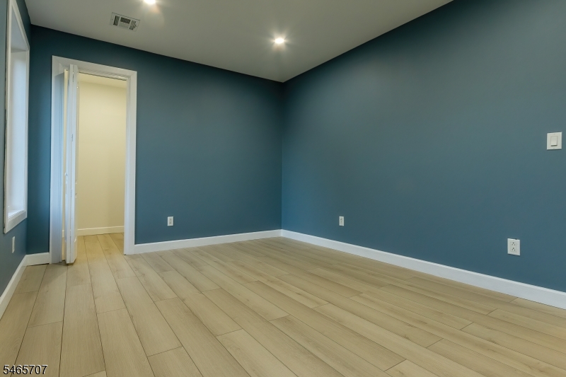 103 Vreeland Ave Property Photo 16