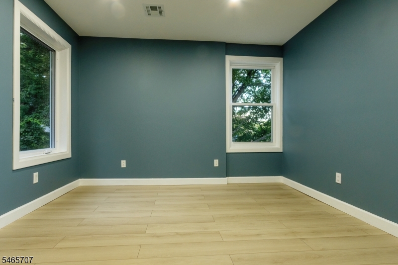 103 Vreeland Ave Property Photo 17