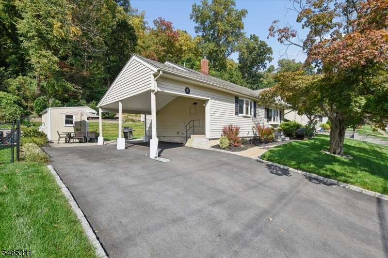 50 Parks Rd Property Photo 2