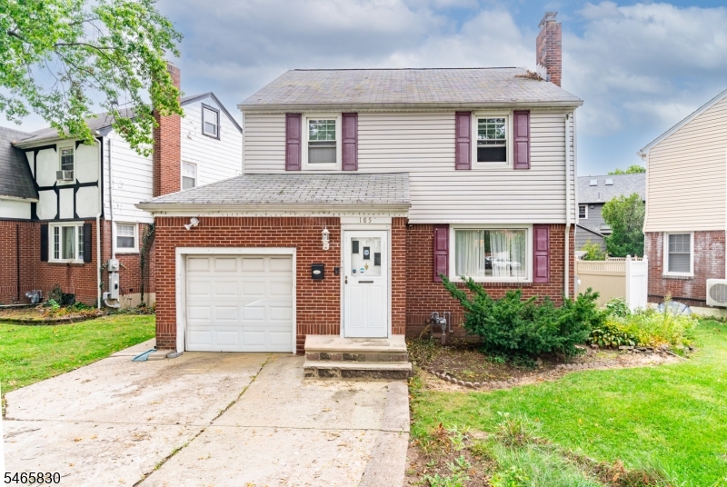 185 W Passaic Ave Property Photo 1