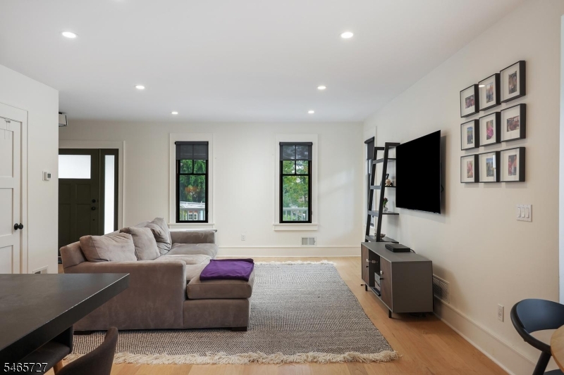 8 Locust St Property Photo 7