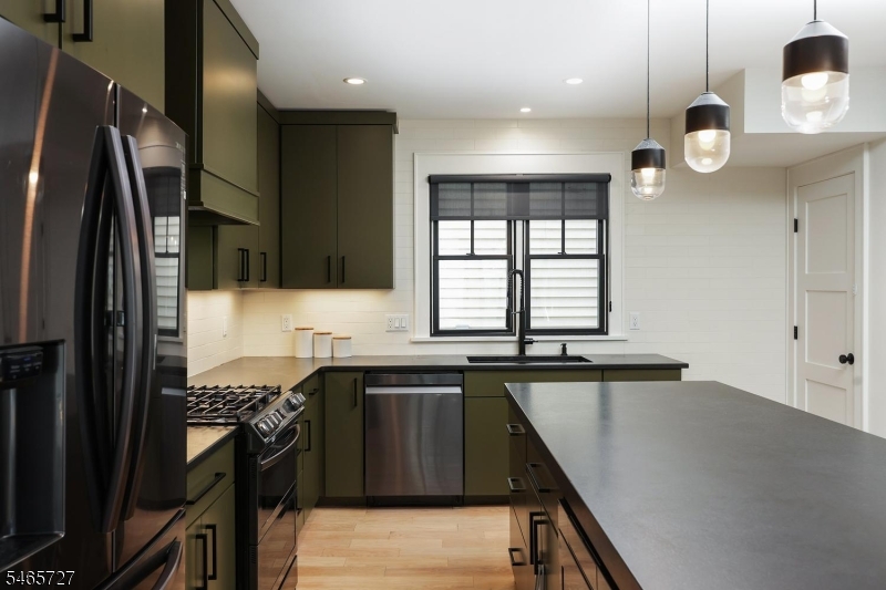 8 Locust St Property Photo 12