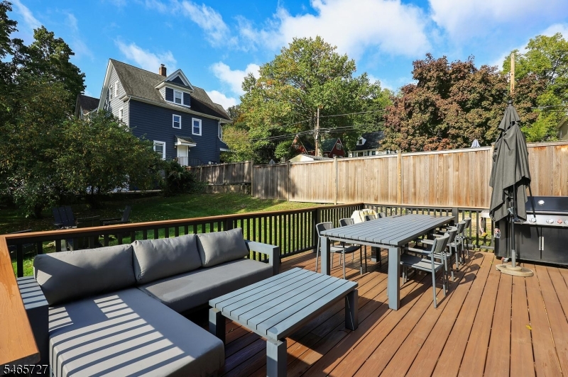 8 Locust St Property Photo 17