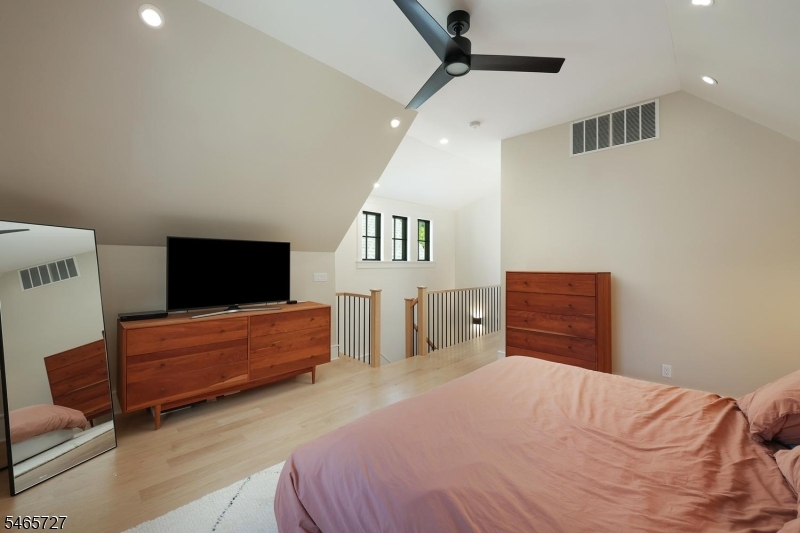 8 Locust St Property Photo 27