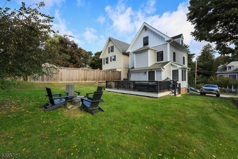 8 Locust St Property Photo 32