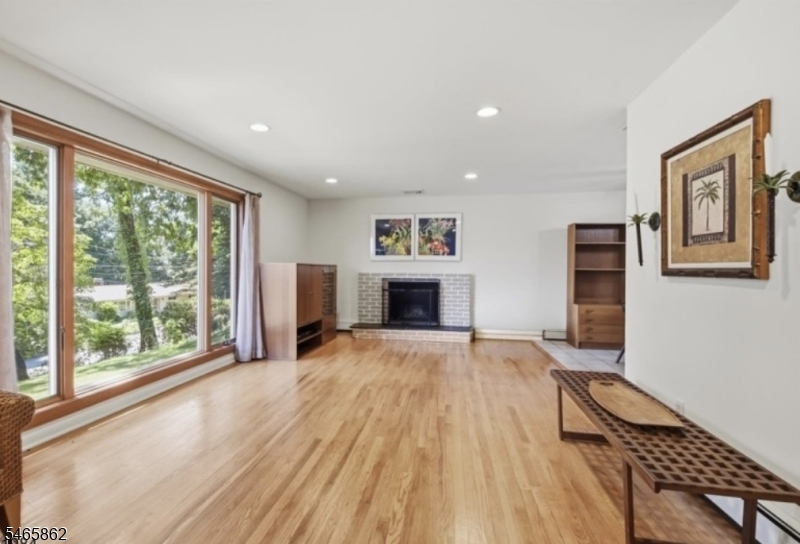 17 Ellsworth Ave Property Photo 7