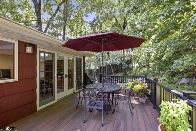 17 Ellsworth Ave Property Photo 19
