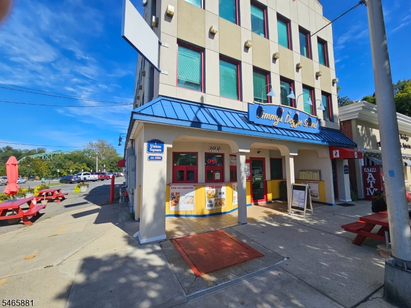 7 Union Sq Property Photo 1