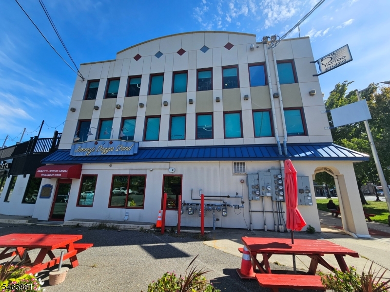 7 Union Sq Property Photo 2