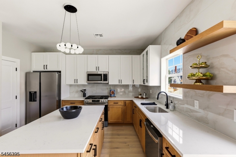 8 Somerset St Property Photo 9