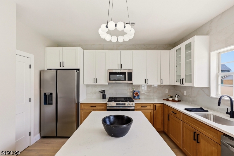 8 Somerset St Property Photo 10