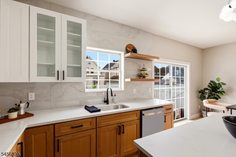 8 Somerset St Property Photo 12