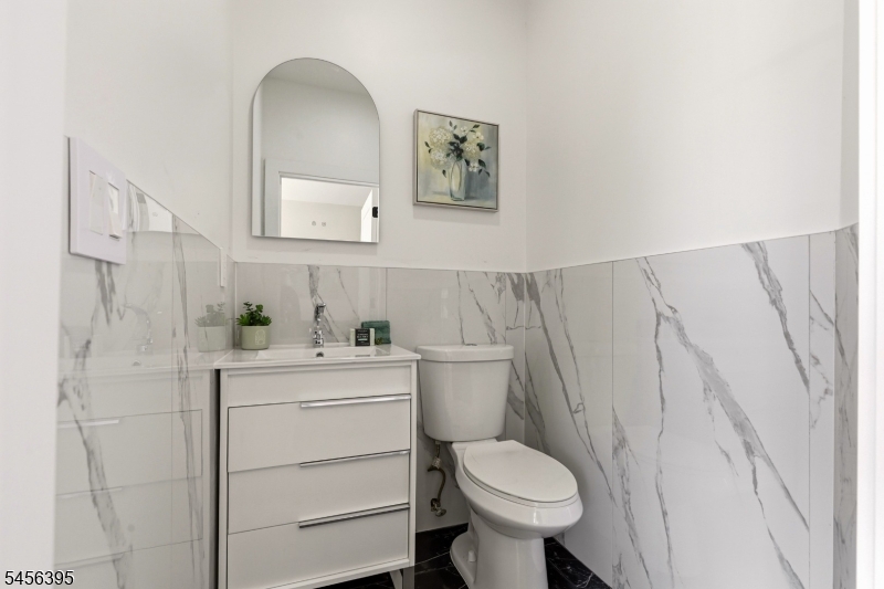 8 Somerset St Property Photo 14