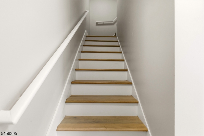 8 Somerset St Property Photo 15