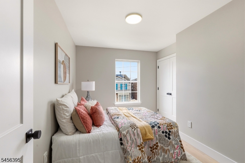 8 Somerset St Property Photo 16