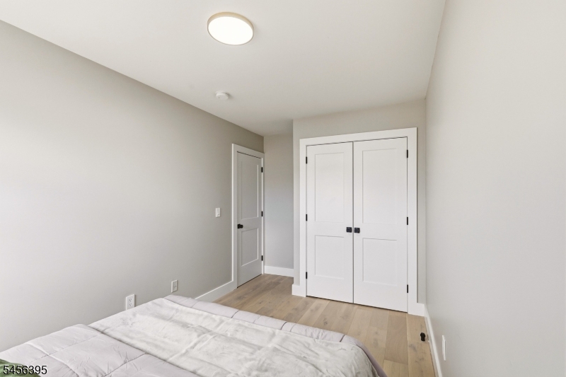 8 Somerset St Property Photo 18