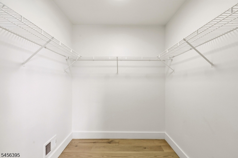 8 Somerset St Property Photo 21