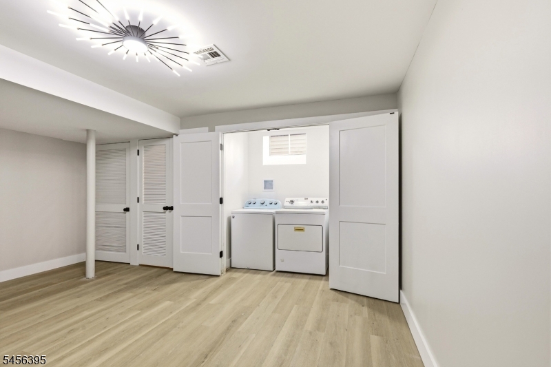 8 Somerset St Property Photo 24