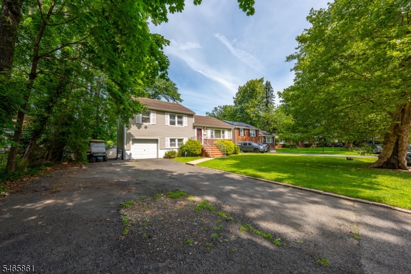 425 Adrianne Ct Property Photo 22