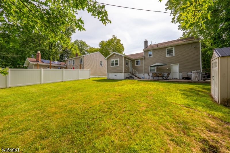 425 Adrianne Ct Property Photo 29