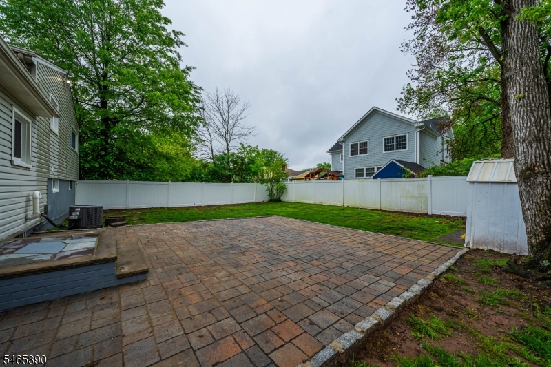 58 Glenwood Rd Property Photo 12