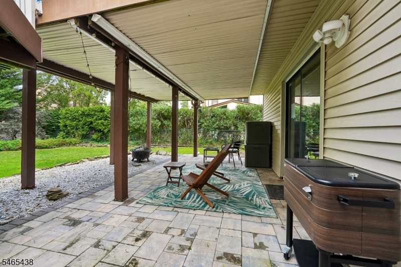 564 Mountain Ave Property Photo 36