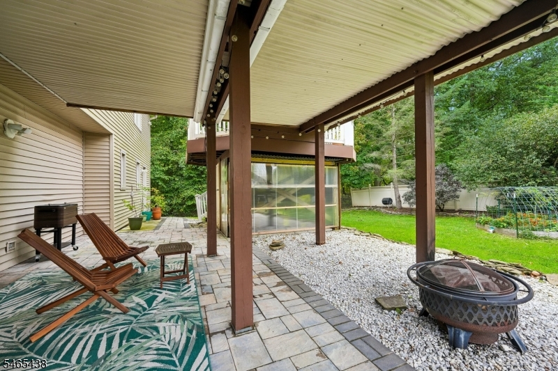 564 Mountain Ave Property Photo 37