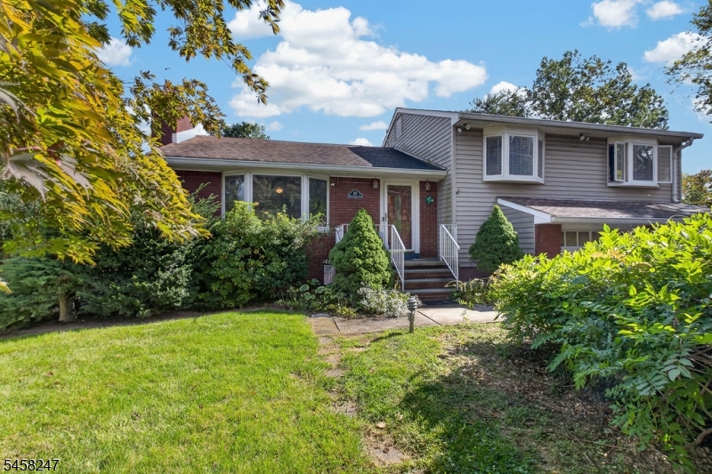 167 N Finley Ave Property Photo 1