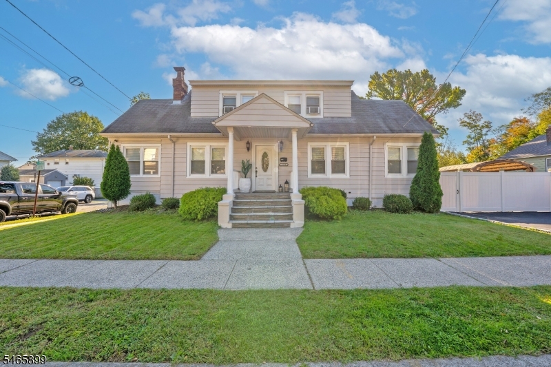 1975 Rutherford St Property Photo 1