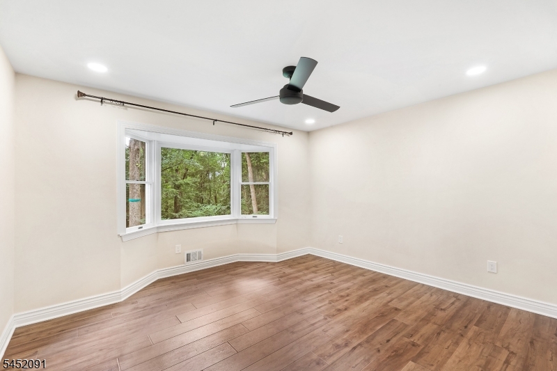 31 Warren Cutting Property Photo 18