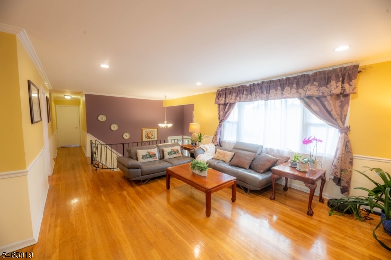 4 Charles Ct Property Photo 5