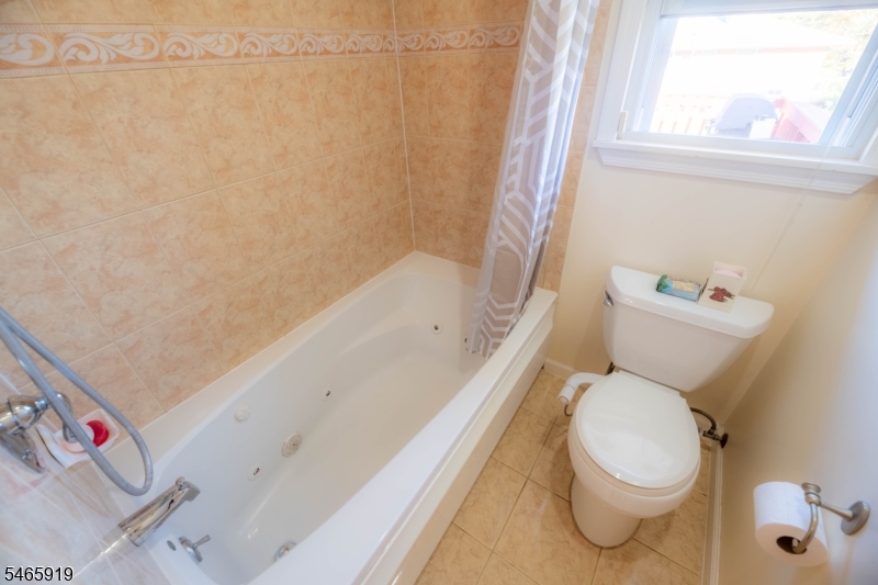 4 Charles Ct Property Photo 13
