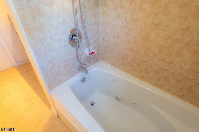 4 Charles Ct Property Photo 14