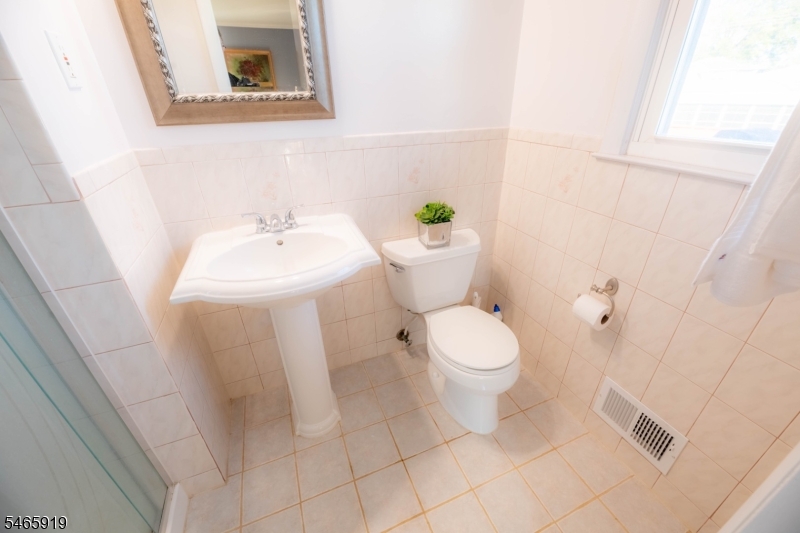 4 Charles Ct Property Photo 18