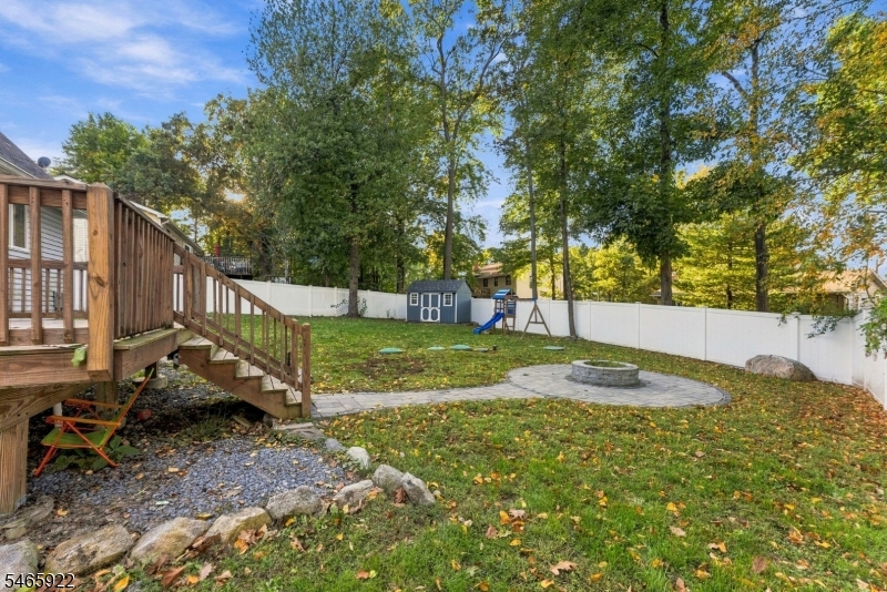 21 Woodland Trl Property Photo 23