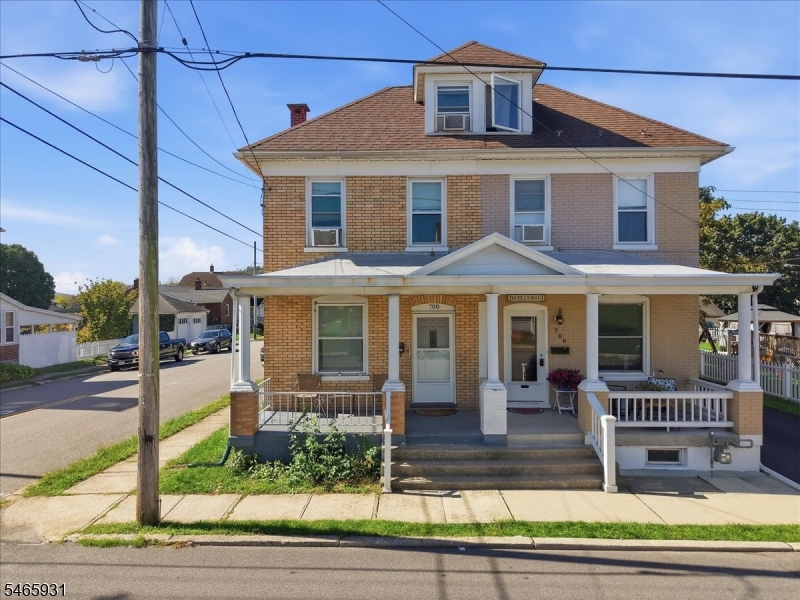 708 Columbus Ave Property Photo 1