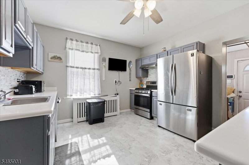 708 Columbus Ave Property Photo 14