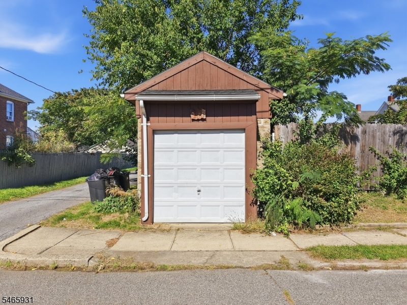 708 Columbus Ave Property Photo 30