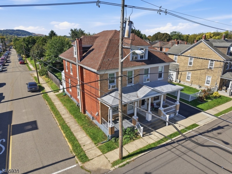 708 Columbus Ave Property Photo 31