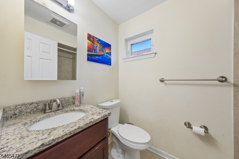 1017 Spruce St Property Photo 15