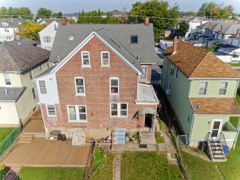 390 Heckman St Property Photo 3